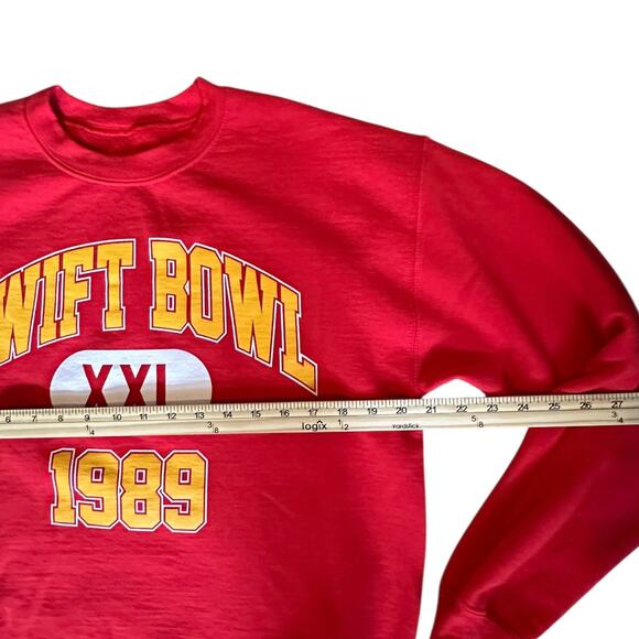 Swift Bowl 1989 Red Crewneck Cozy Sweatshirt – M SwiftieStyle MadeInUSA FanMerch - Picture 5 of 6